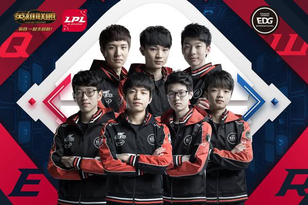 手与亚历山 手与亚历山